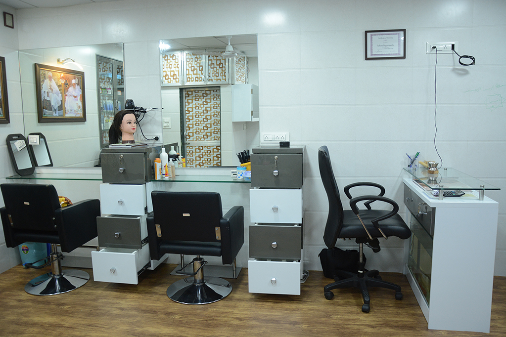 classy-curls-salon